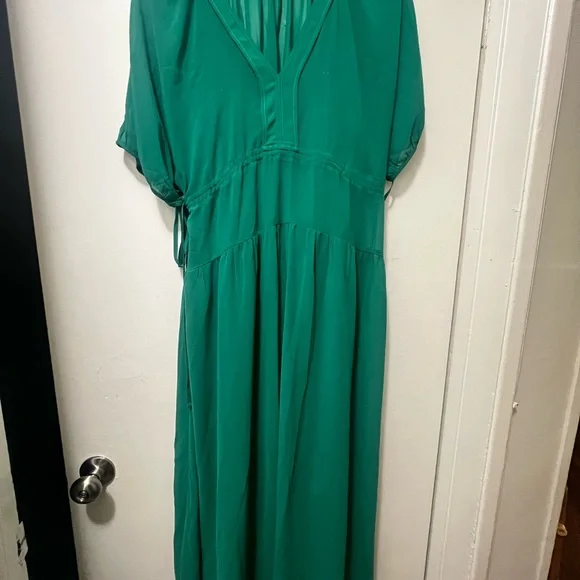 Madewell Sheer V-Neck Dolman
Sleeve Maxi Dress - Picture 2 of 6